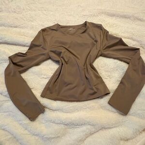 Chic Long Sleeve Top in Brown